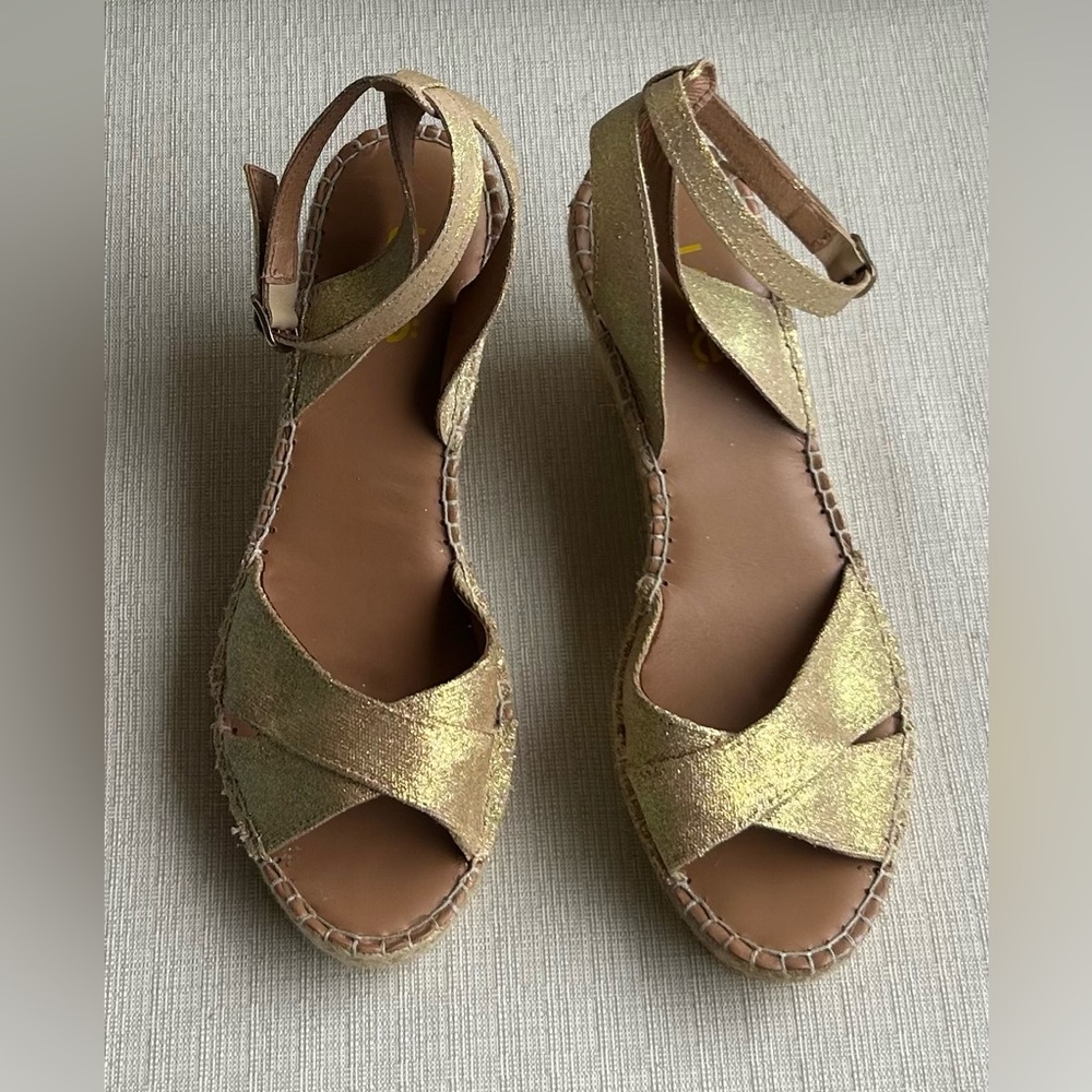 NWOT Lole Gold Glitter Espadrilles, size 10 (EU41)